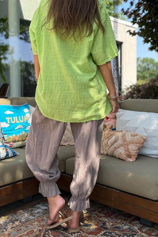 Izi Cheesecloth Button Tee Lime